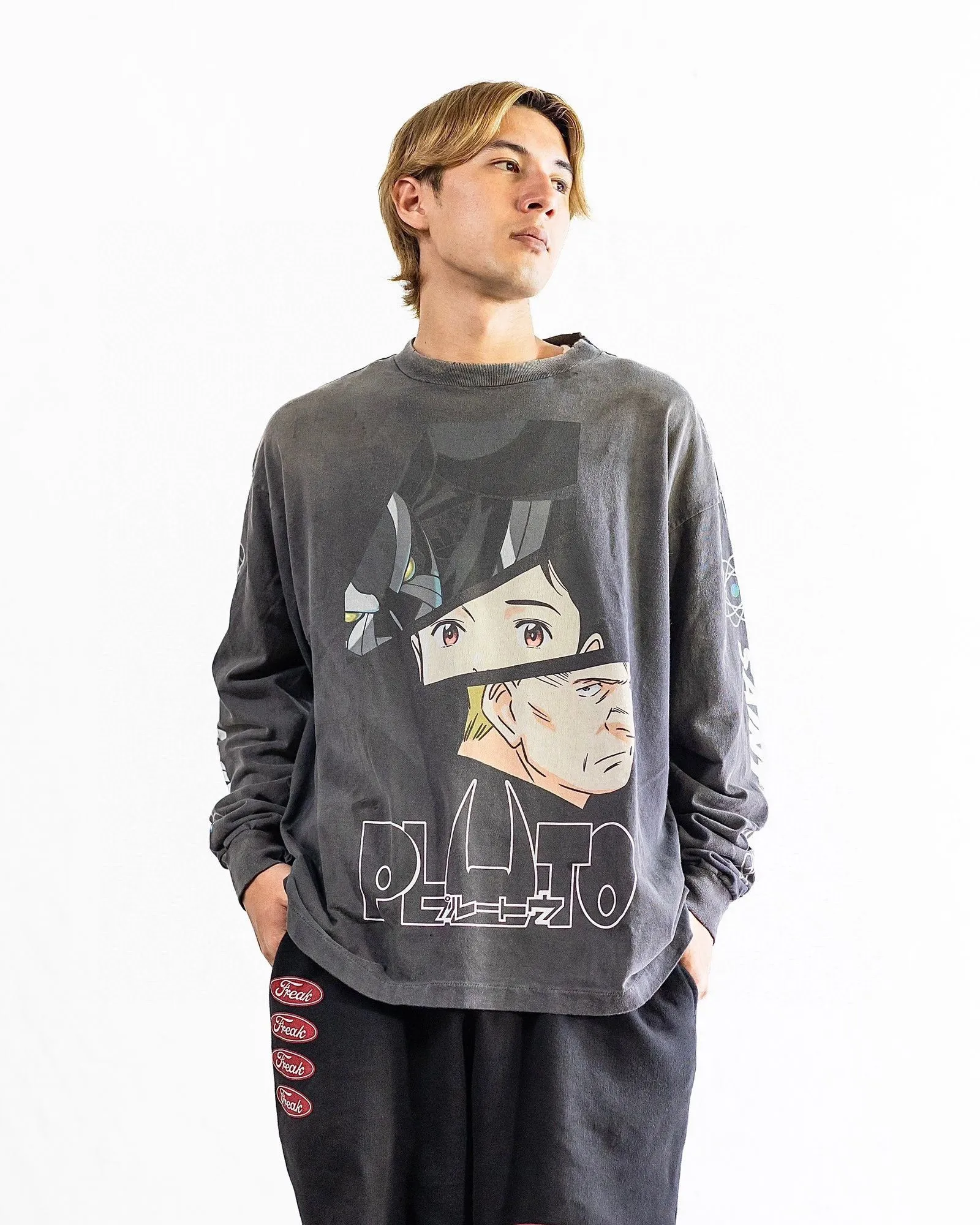 SAINT M × × × × × × Customized co-branded model with correct main mark and wash mark